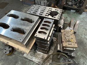 Brake pad mold